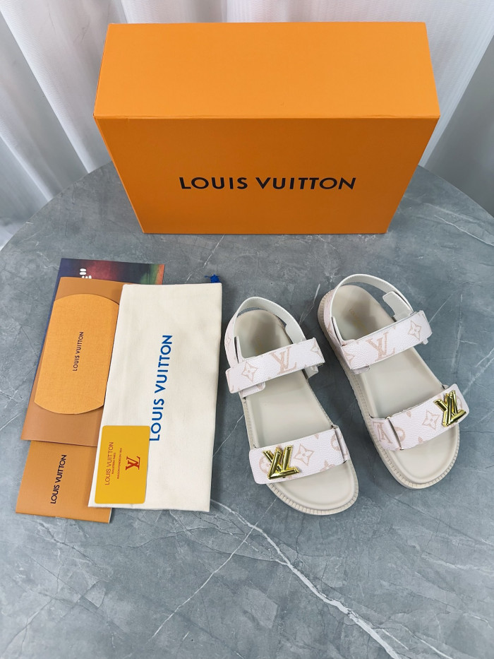 L1VV Flat Sandals