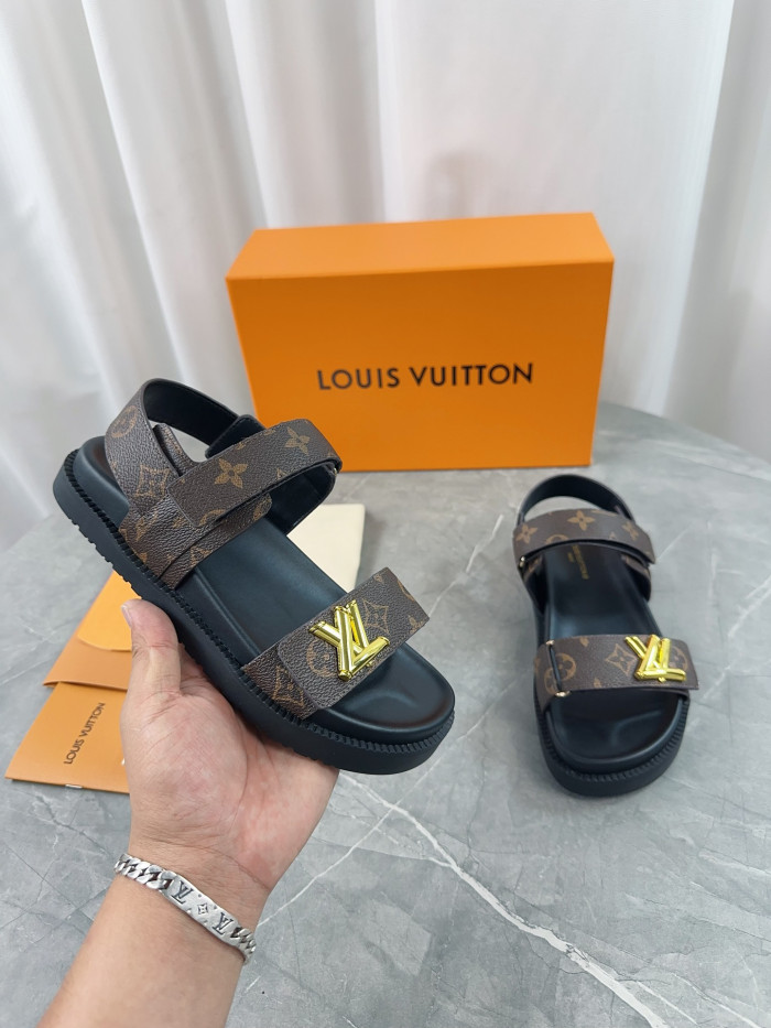 L1VV Flat Sandals