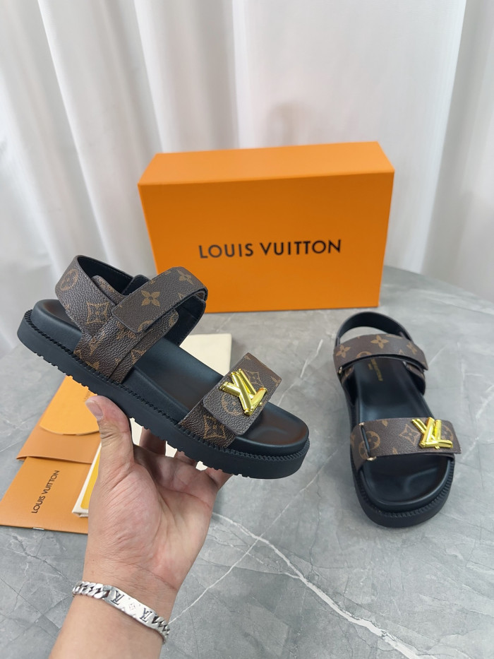 L1VV Flat Sandals