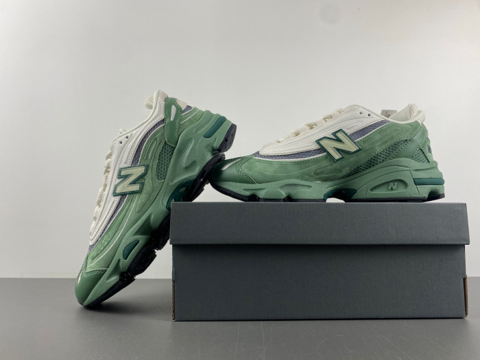 New Balance 1000 Green Grey M1000WA