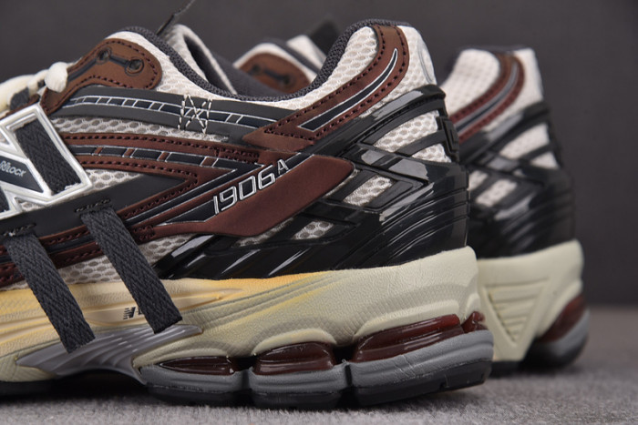 New Balance 1906R brown M1906AR