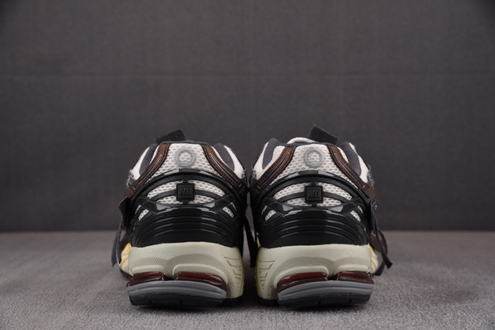 New Balance 1906R brown M1906AR