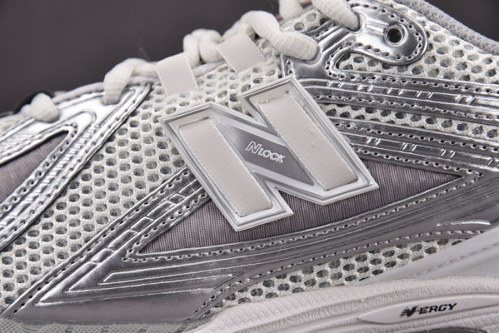 New Balance 1906R Urbancore Silver M1906RCB