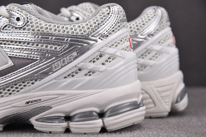 New Balance 1906R Urbancore Silver M1906RCB