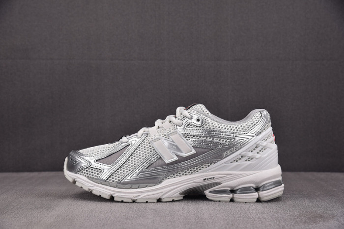 New Balance 1906R Urbancore Silver M1906RCB