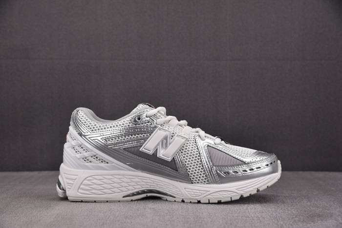 New Balance 1906R Urbancore Silver M1906RCB