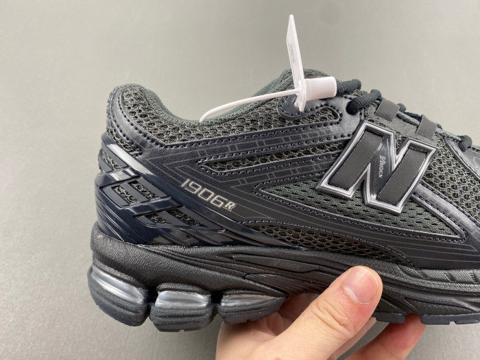 New Balance 1906R Low Black Metallic Silver M1906RJB