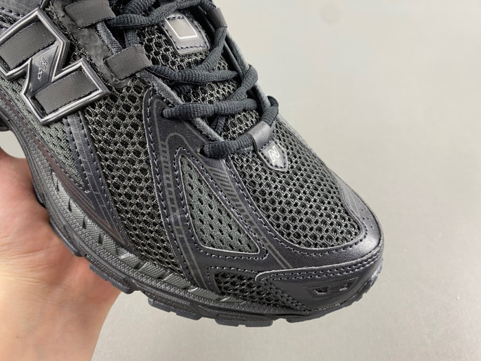 New Balance 1906R Low Black Metallic Silver M1906RJB