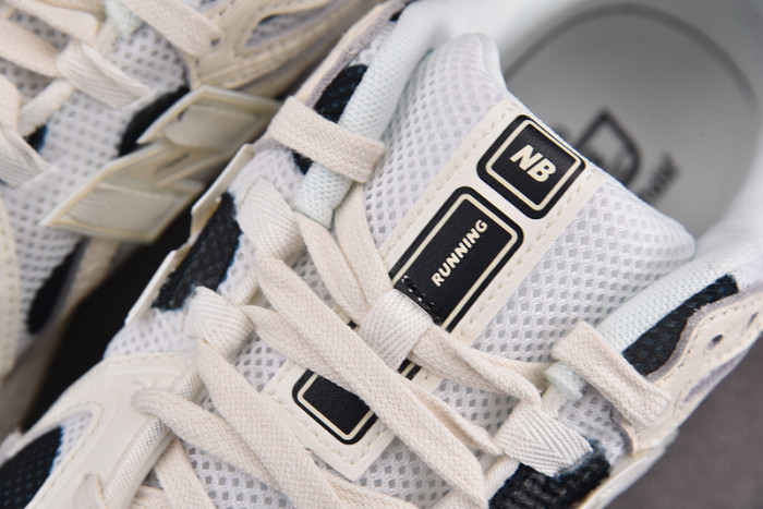 New Balance 1906R Polka Dot Sea Salt M1906RPC