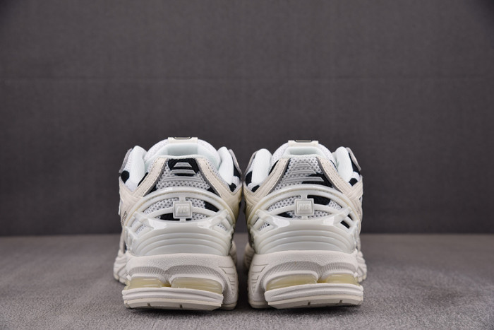 New Balance 1906R Polka Dot Sea Salt M1906RPC