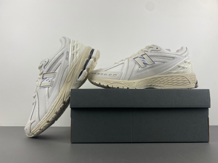 New Balance 1906R White / Black M1906RWW