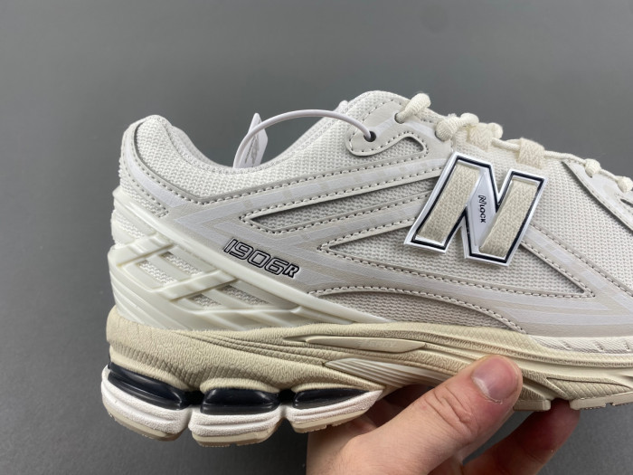New Balance 1906R White / Black M1906RWW