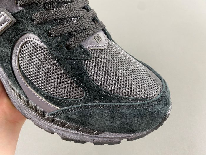 New Balance 2002R Black Dark Grey M2002RBL