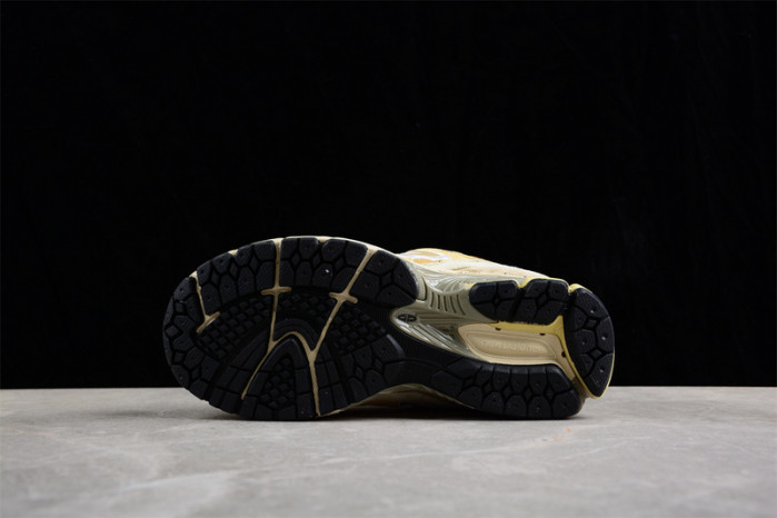 new balance 2002r auralee yellow beige m2002re1