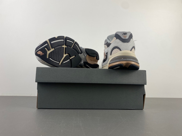 New Balance 9060 grey