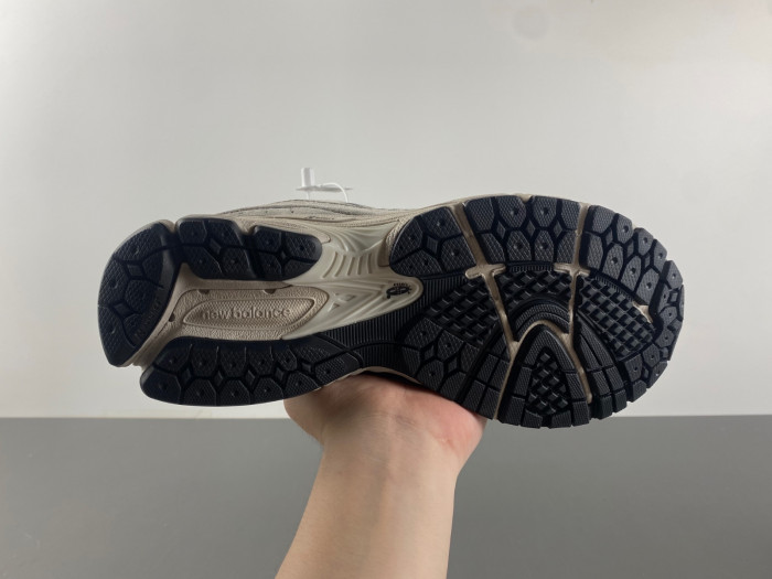 New Balance 2002R Marblehead Light Aluminum ML2002RC