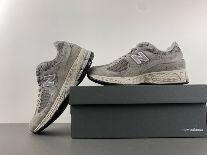 New Balance 2002R Marblehead Light Aluminum ML2002RC