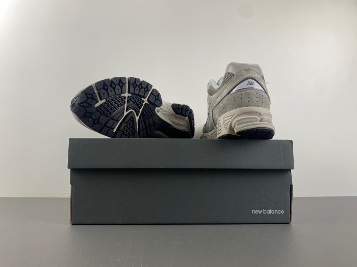 New Balance 2002R Marblehead Light Aluminum ML2002RC