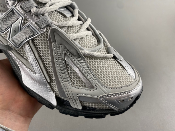 New Balance 1906A Silver U1906AAF