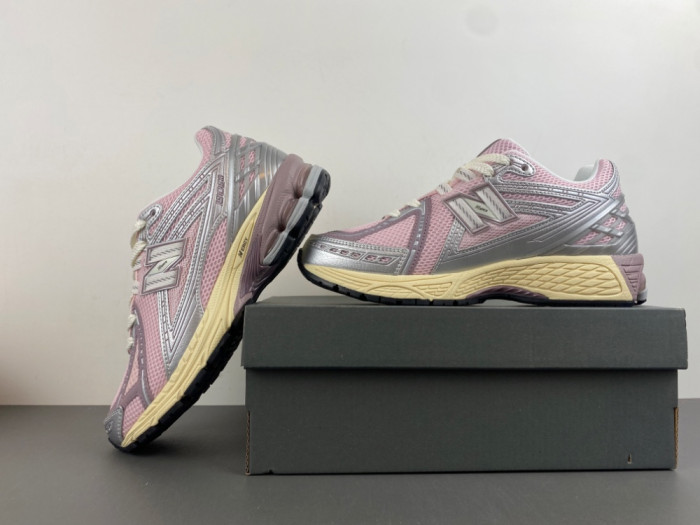 New Balance 1906R Rose Sugar Silver U1906RNF
