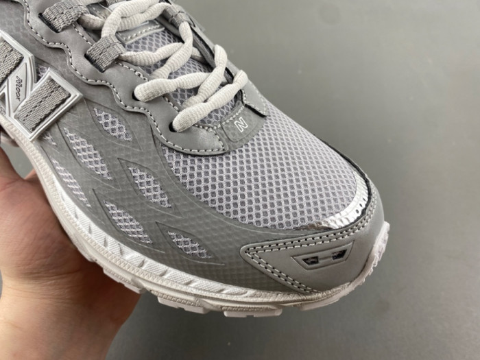 New Balance 1906W Silver Metallic U1906WFE