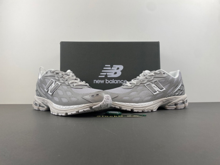 New Balance 1906W Silver Metallic U1906WFE