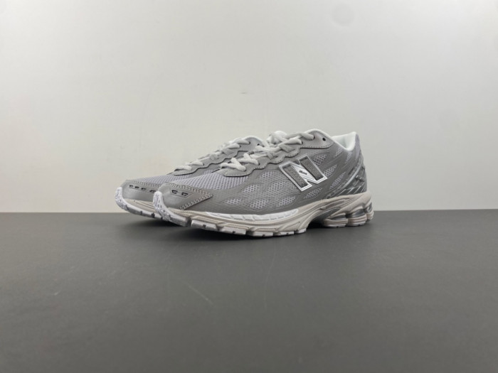 New Balance 1906W Silver Metallic U1906WFE