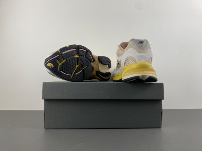 New Balance 2010 Rose Beige U2010SGR