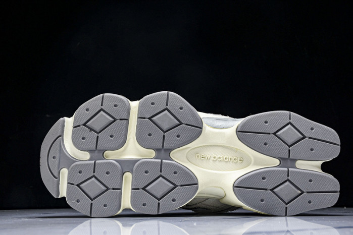 New Balance 9060 Moonbeam Sea Salt U9060HSC